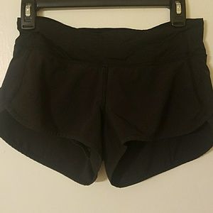 Lululemon Size 4 Black Speedshorts